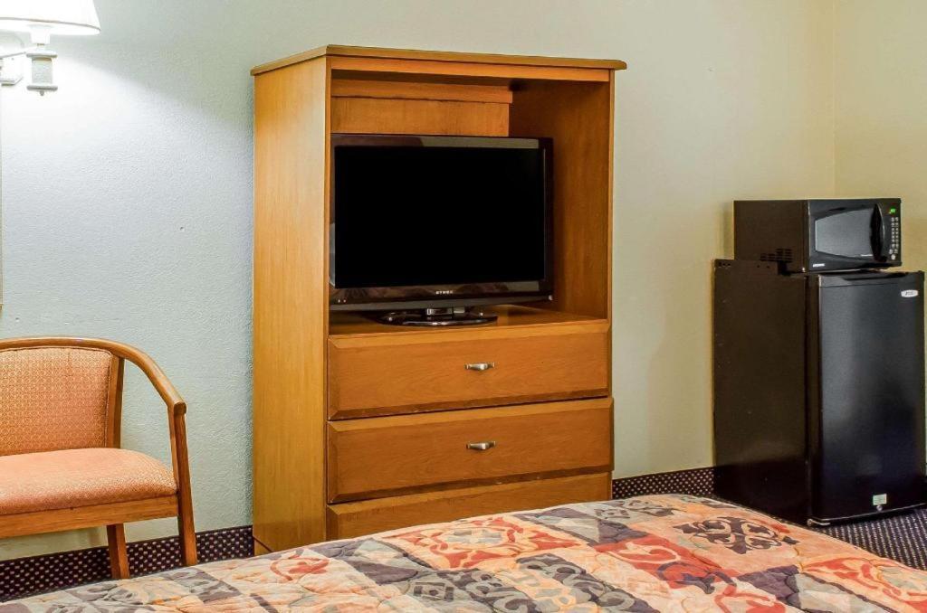 Rodeway Hotel